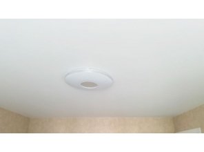 Монтаж потолка в спальне 14 м2 с использованием пленки VIPCEILING серии MONLANGE M9001 (3.25)