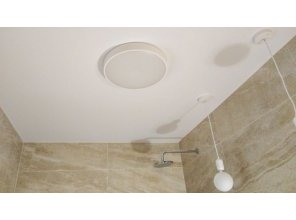 Монтаж потолка в ванной 5 м2 с использованием пленки VIPCEILING серии MONLANGE M9001 (2.15)