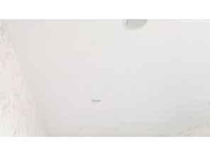 Монтаж потолка в гостиной 18 м2 с использованием пленки VIPCEILING серии MONLANGE M9001 (3.25)