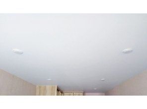 Монтаж потолка в спальне 12 м2 с использованием пленки VIPCEILING серии MONLANGE M9001 (2.60)