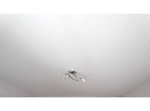 Монтаж потолка в гостиной 17 м2 с использованием пленки VIPCEILING серии MONLANGE M9001 (3.50)