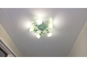 Монтаж потолка в спальне 10 м2 с использованием пленки VIPCEILING серии MONLANGE L9001 (2.60)