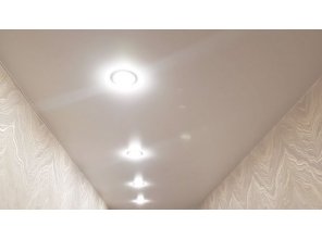 Монтаж потолка в коридоре 7 м2 с использованием пленки VIPCEILING серии MONLANGE S9020 (2.15)