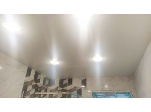 Монтаж потолка в ванной 7 м2 с использованием пленки VIPCEILING серии MONLANGE S9020 (2.15)