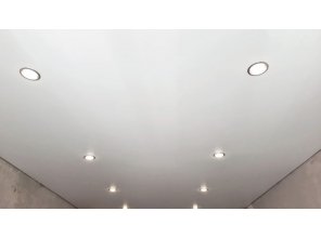 Монтаж потолка для зала 18 м2 с использованием пленки VIPCEILING серии MONLANGE S9020 (3.25)