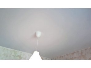 Монтаж потолка на кухне 8 м2 с использованием пленки VIPCEILING серии MONLANGE M9001 (3.25)