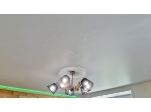 Монтаж потолка в спальне 15 м2 с использованием пленки VIPCEILING серии MONLANGE M9001 (3.80)
