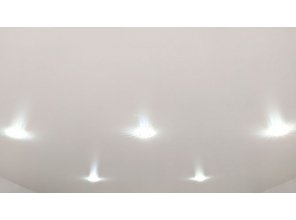 Монтаж потолка в спальне 12 м2 с использованием пленки VIPCEILING серии MONLANGE S9020 (3.25)