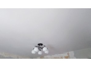 Монтаж потолка в спальне 12 м2 с использованием пленки VIPCEILING серии MONLANGE M9001 (3.25)