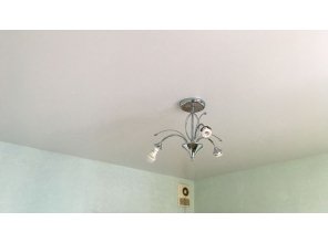 Монтаж потолка на кухне 9 м2 с использованием пленки VIPCEILING серии MONLANGE M9001 (3.25)