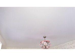 Монтаж потолка в спальне 15 м2 с использованием пленки VIPCEILING серии MONLANGE M9001 (3.25)