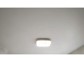 Монтаж потолка в спальне 15 м2 с использованием пленки VIPCEILING серии MONLANGE M9001 (3.25)