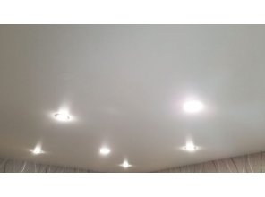 Монтаж потолка для зала 17 м2 с использованием пленки VIPCEILING серии MONLANGE M9001 (3.25)