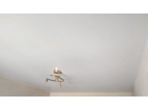 Монтаж потолка в спальне 12 м2 с использованием пленки VIPCEILING серии MONLANGE S9020 (3.25)