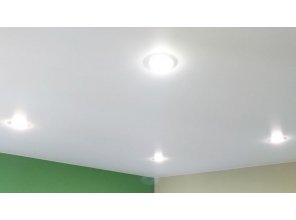 Монтаж потолка в спальне 11 м2 с использованием пленки VIPCEILING серии MONLANGE S9020 (3.25)