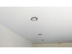 Монтаж потолка для зала 16 м2 с использованием пленки VIPCEILING серии MONLANGE M9001 (3.50)