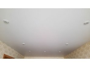 Монтаж потолка для зала 17 м2 с использованием пленки VIPCEILING серии MONLANGE M9001 (3.25)