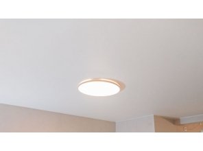 Монтаж потолка в гостиной 13 м2 с использованием пленки VIPCEILING серии MONLANGE M9001 (3.50)