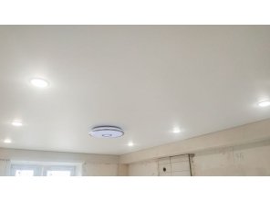 Монтаж потолка на кухне 12 м2 с использованием пленки VIPCEILING серии MONLANGE M9001 (3.25)