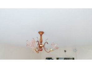 Монтаж потолка в гостиной 13 м2 с использованием пленки VIPCEILING серии MONLANGE M9001 (3.50)