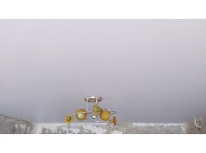 Монтаж потолка в спальне 12 м2 с использованием пленки VIPCEILING серии MONLANGE M9001 (3.25)