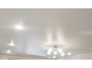 Монтаж потолка в спальне 13 м2 с использованием пленки VIPCEILING серии MONLANGE S9020 (3.25)