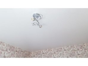 Монтаж потолка в спальне 12 м2 с использованием пленки VIPCEILING серии MONLANGE S9020 (3.25)