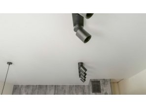 Монтаж потолка на кухне 10 м2 с использованием пленки VIPCEILING серии MONLANGE S9020 (3.25)
