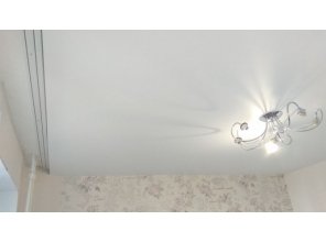 Монтаж потолка в спальне 12 м2 с использованием пленки VIPCEILING серии MONLANGE S9020 (3.50)