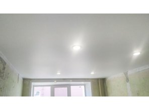 Монтаж потолка в спальне 15 м2 с использованием пленки VIPCEILING серии MONLANGE M9001 (3.25)
