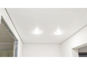 Монтаж потолка в коридоре 4 м2 с использованием пленки VIPCEILING серии MONLANGE M9001 (2.15)