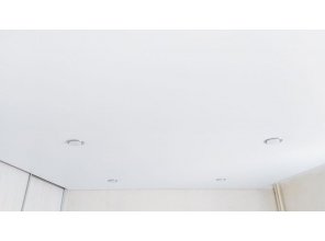 Монтаж потолка в спальне 11 м2 с использованием пленки VIPCEILING серии MONLANGE M9001 (3.25)