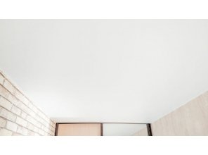 Монтаж потолка в коридоре 5 м2 с использованием пленки VIPCEILING серии MONLANGE M9001 (2.15)