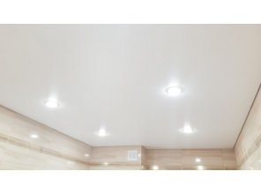 Монтаж потолка в ванной 8 м2 с использованием пленки VIPCEILING серии MONLANGE M9001 (2.60)