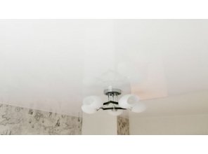 Монтаж потолка в спальне 10 м2 с использованием пленки VIPCEILING серии MONLANGE L9001 (2.60)