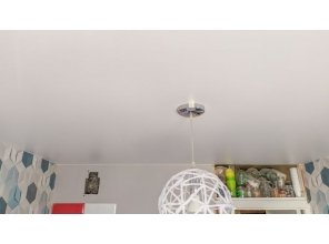 Монтаж потолка на кухне 8 м2 с использованием пленки VIPCEILING серии MONLANGE S9020 (2.60)