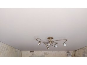 Монтаж потолка на кухне 12 м2 с использованием пленки VIPCEILING серии MONLANGE M9001 (3.25)