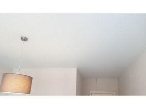 Монтаж потолка в спальне 15 м2 с использованием пленки VIPCEILING серии MONLANGE M9001 (3.50)