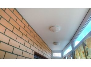 Монтаж потолка в квартире 7 м2 с использованием пленки VIPCEILING серии MONLANGE M9001 (2.15)