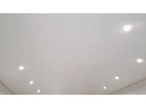 Монтаж потолка для зала 16 м2 с использованием пленки VIPCEILING серии MONLANGE M9001 (3.25)