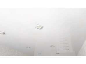 Монтаж потолка в спальне 13 м2 с использованием пленки VIPCEILING серии MONLANGE L9001 (3.25)