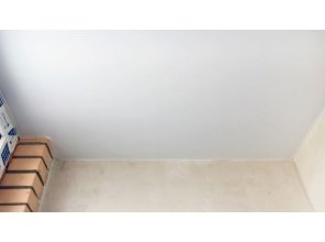 Монтаж потолка в квартире 4 м2 с использованием пленки VIPCEILING серии MONLANGE M9001 (2.15)