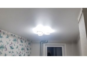 Монтаж потолка в спальне 9 м2 с использованием пленки VIPCEILING серии MONLANGE M9001 (2.60)