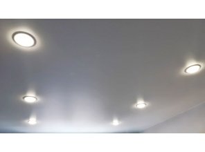 Монтаж потолка в спальне 12 м2 с использованием пленки VIPCEILING серии MONLANGE S9020 (3.25)