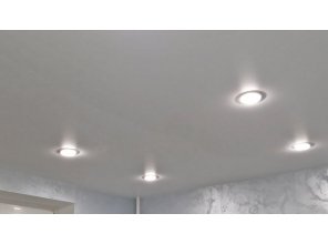 Монтаж потолка на кухне 8 м2 с использованием пленки VIPCEILING серии MONLANGE M9001 (3.25)