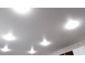 Монтаж потолка на кухне 9 м2 с использованием пленки VIPCEILING серии MONLANGE S9020 (2.60)