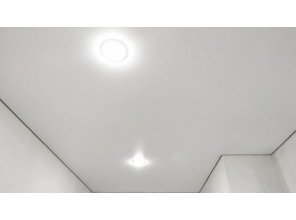 Монтаж потолка в коридоре 9 м2 с использованием пленки VIPCEILING серии MONLANGE M9001 (3.25)