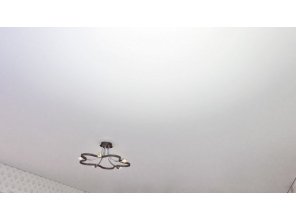 Монтаж потолка для зала 17 м2 с использованием пленки VIPCEILING серии MONLANGE M9001 (3.50)