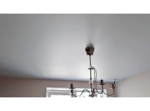 Монтаж потолка в спальне 14 м2 с использованием пленки VIPCEILING серии MONLANGE M9001 (3.25)