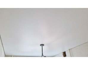 Монтаж потолка на кухне 10 м2 с использованием пленки VIPCEILING серии MONLANGE S9020 (2.60)